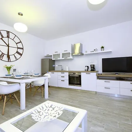 First Floor Задар