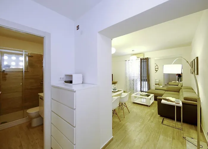 Lägenhet First Floor